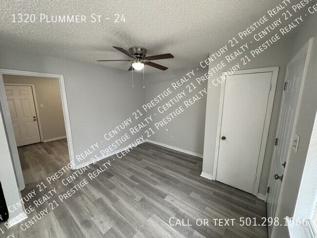 Photo - 1320 Plummer St Unit 24