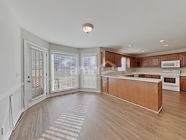 Photo - 217 Hickory Trl