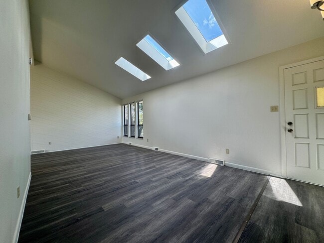 Photo - Beautiful 5 bedroom 2.5 bathroom home available NOW!!!