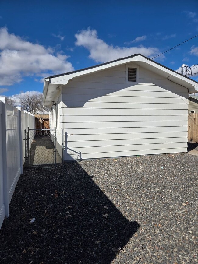 Building Photo - 1318 N 16th St Unit B