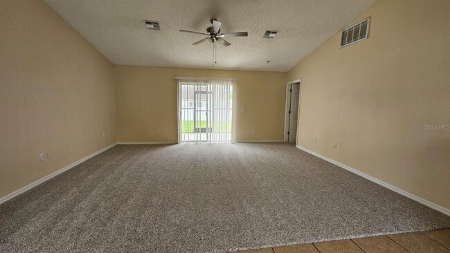 Photo - 10368 Lansfield St