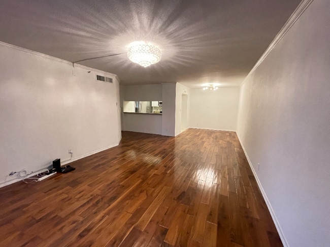 Photo - 600 W 9th St Unidad 1206