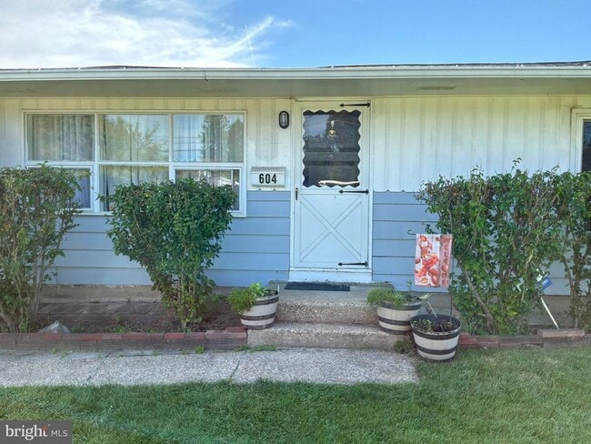 Photo - 604 N Coles Ave