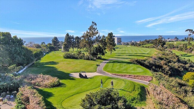 Photo - 1402 W Muirlands Dr