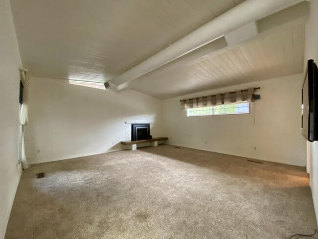 Photo - 930 Reddy Ave