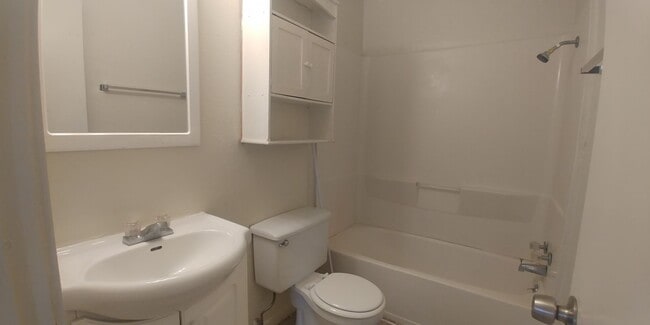 Photo - 2/1 Fourplex Unit for Lease in Northgate, Easy Bike Ride to Campus!