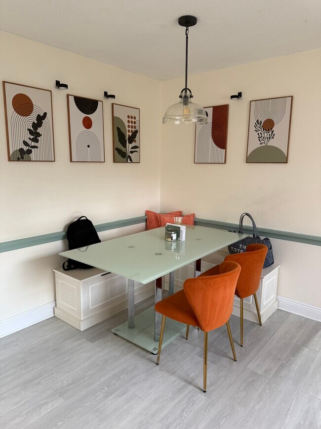 Dining Area - 5865 37th Ave N