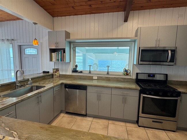 Photo - 900 Morris Ave