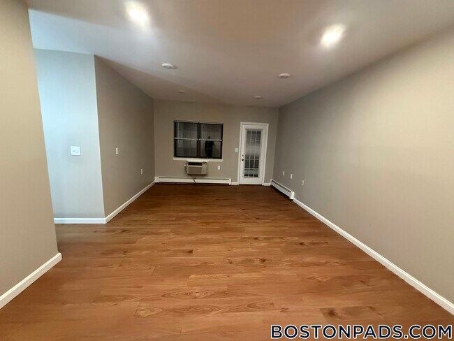 Photo - 757 Highland Ave Unidad 109S