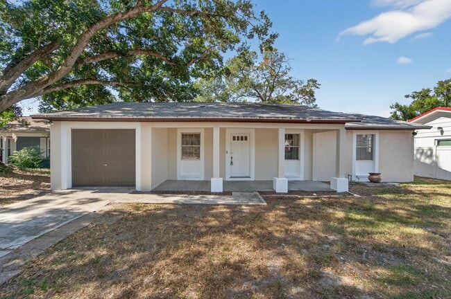 Building Photo - 1712 Village Ct