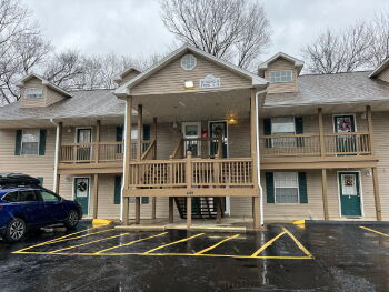 Building Photo - Lake view / Fully furnished town house Unit 6