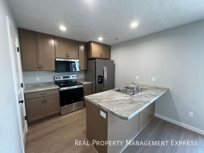 Photo - 3 Bedroom 1.5 Bathroom Townhome