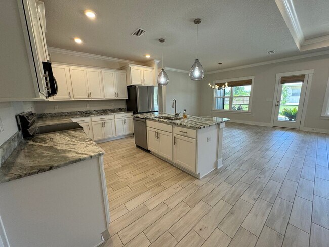 1924 Refuge Cir