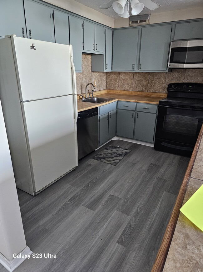 Photo - 11811 Lake Ave Unidad 1207