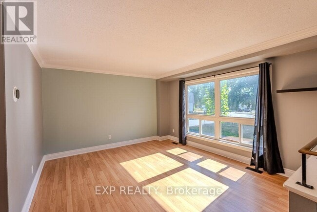 Photo - 37 Forester Crescent