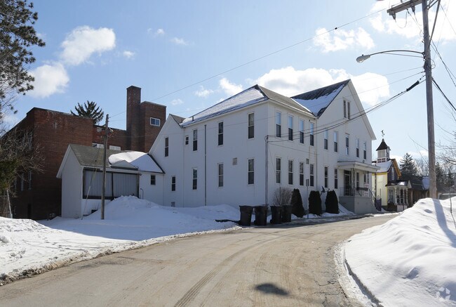 Photo - 105 Mill St Apartments