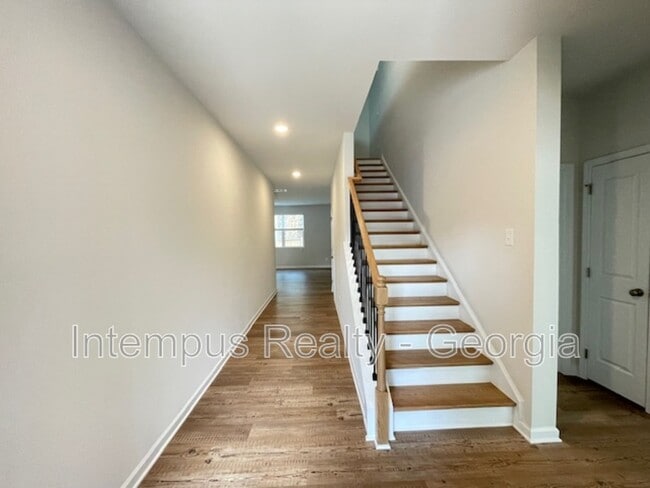 Photo - 693 Summerwood Ln