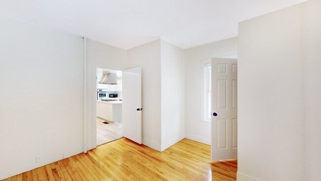 Photo - 186 Main St Unit 2