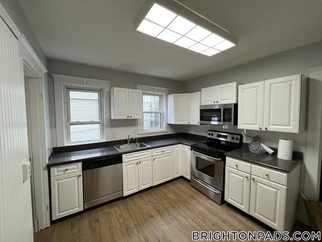 Photo - 72 Nonantum St Apartment Unit 1