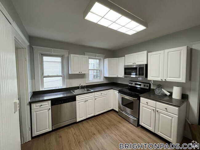 Building Photo - 72 Nonantum St Rental