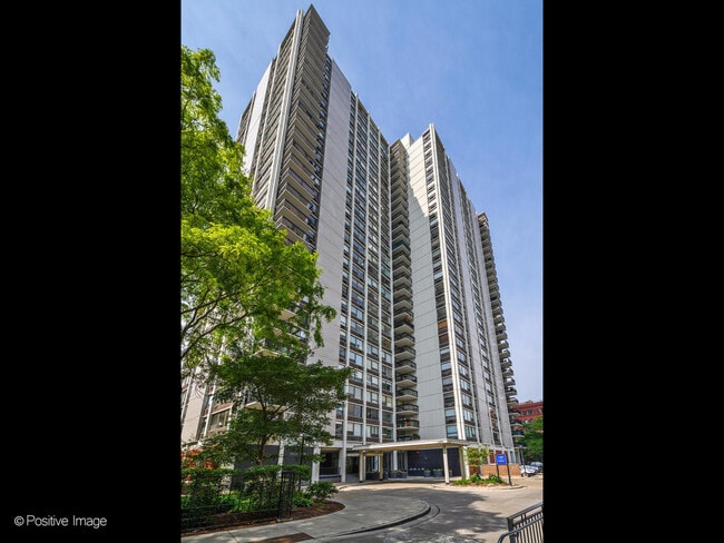 Photo - 1460 N Sandburg Terrace Condo Unit 2911A