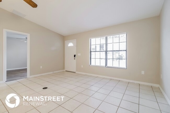 Photo - 136 E Grace St