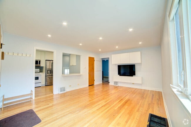 Building Photo - 9135 Mason Ave Rental