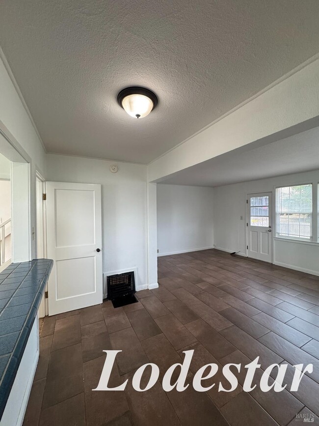 Photo - 70 Parrott St