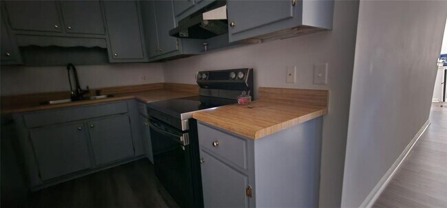 Photo - 16 S East St