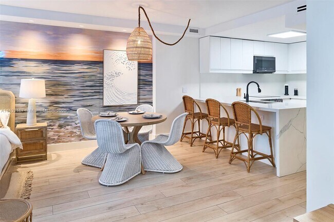 Photo - 2301 Collins Ave Unidad 329