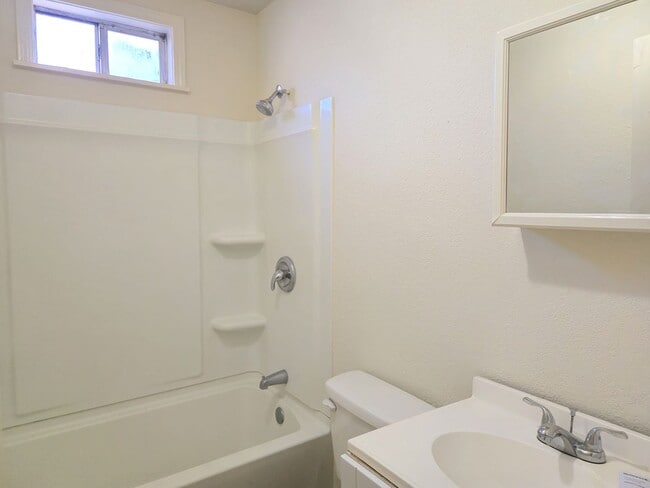 Photo - Cozy 2/1 Duplex in Waco