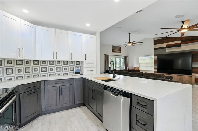Building Photo - 9624 Crescent Garden Dr Rental