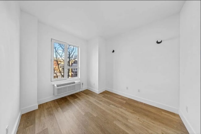 Building Photo - 1042 President St Rental