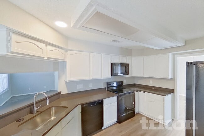 Photo - 1253 Essex Dr