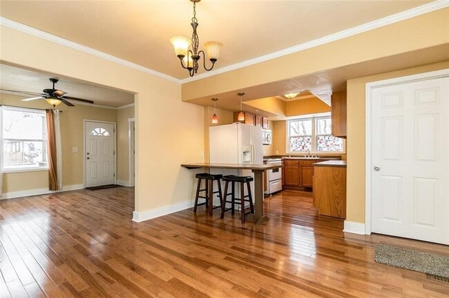 Photo - Updated SW Side 2 bed/1.5 Bath