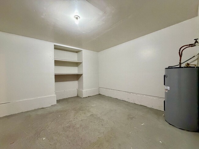 Photo - **FREE FIRST MONTH'S RENT** Updated Townhouse in the Heart of Garden Home~ New LVP Flooring~ Wash...