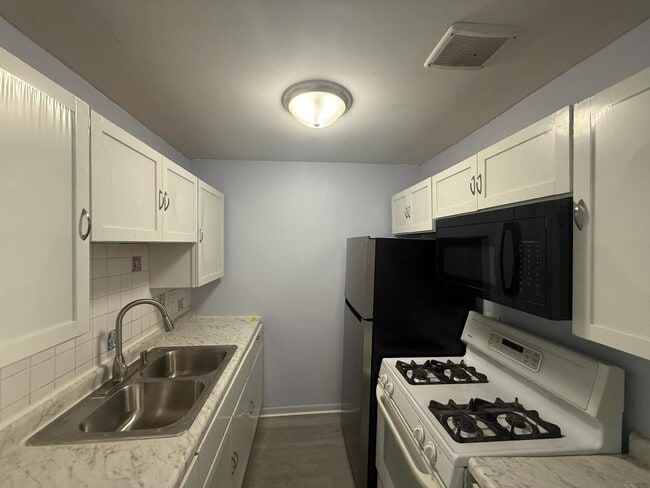 Photo - 1195 Meadow Ln