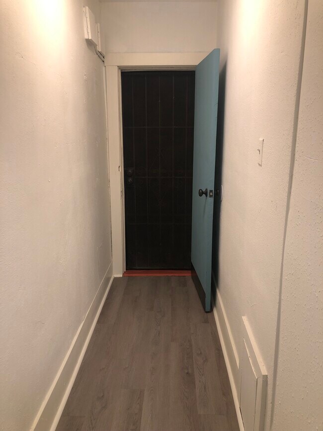 Photo - 1902 W Grand Ave