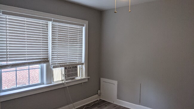 Photo - 127-129 E 46th St Unidad 13