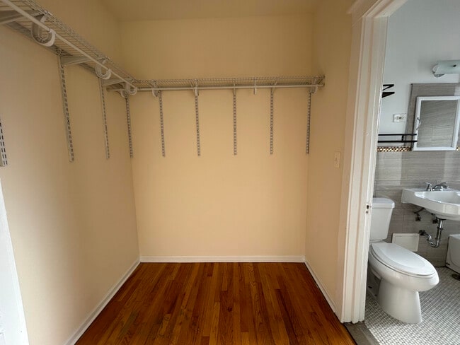 Photo - 2712 N Milwaukee Ave Unidad 202