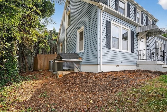 Photo - 326 Westhampton Ave