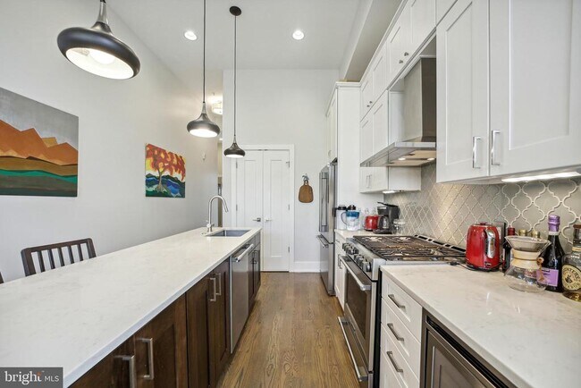 Photo - 3815 14th St NW Unidad 6