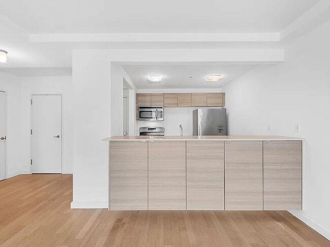 Photo - 91-16 Shore Front Pkwy