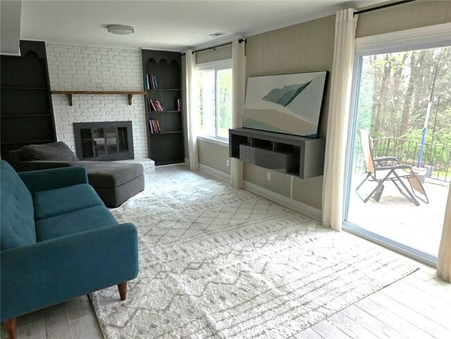 Photo - 2457 Sunset Dr NE