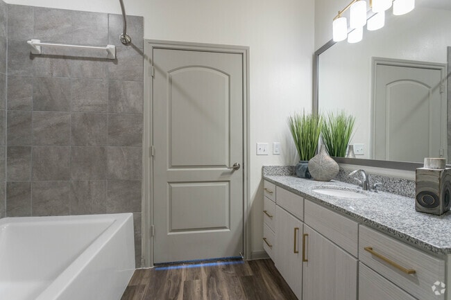 2 BR, 2 BA - 1,219 SF
