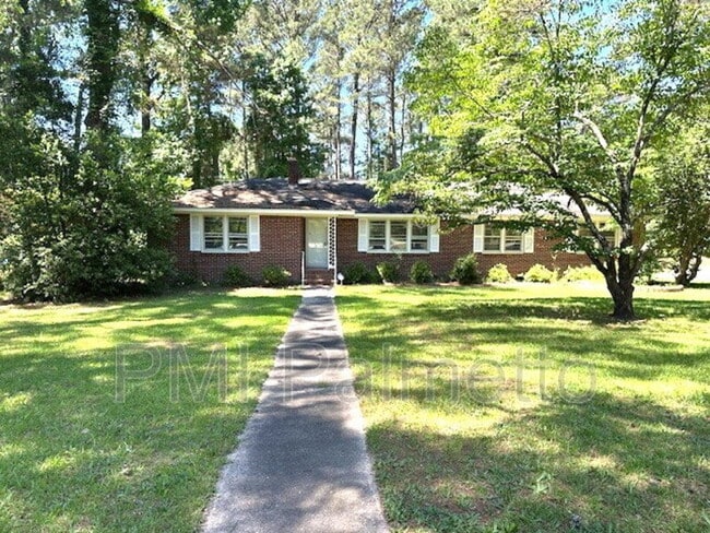 Building Photo - 529 Skyland Dr Rental