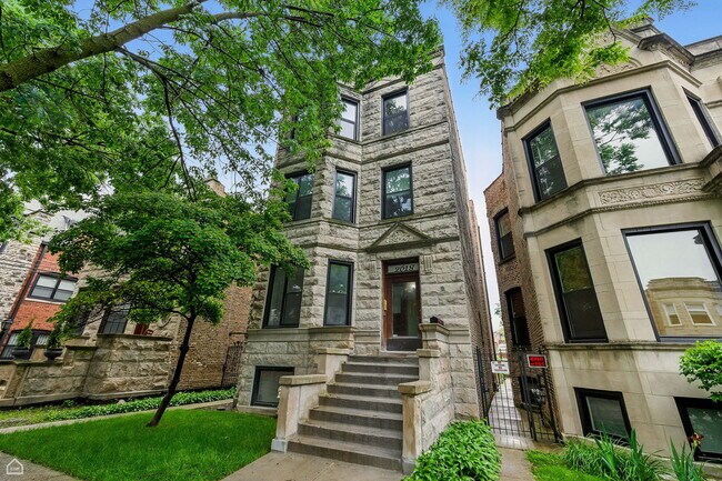 Building Photo - 2618 N Francisco Ave Unit 3 Rental