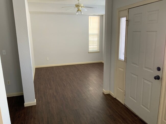 Photo - 424-424 Eisenhower St Unit 424