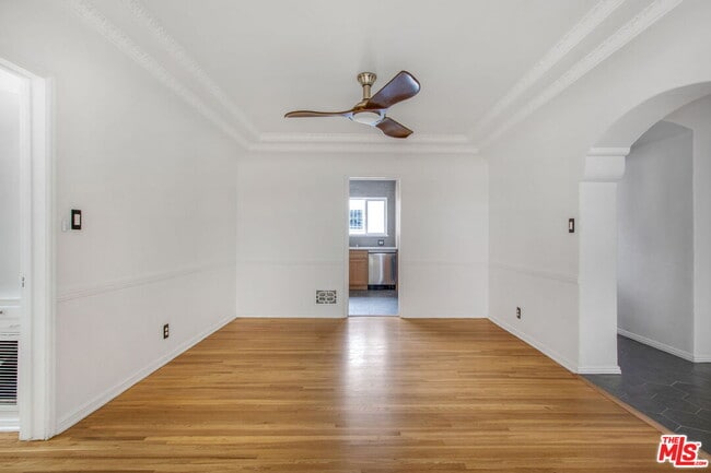 Photo - 4126 S Bronson Ave