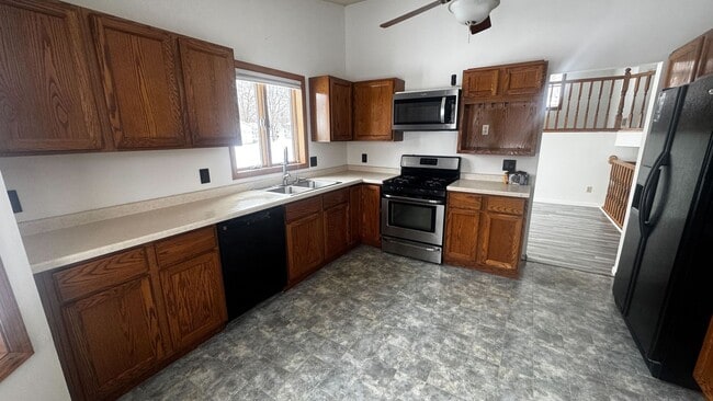 Photo - 901 Marty's Way